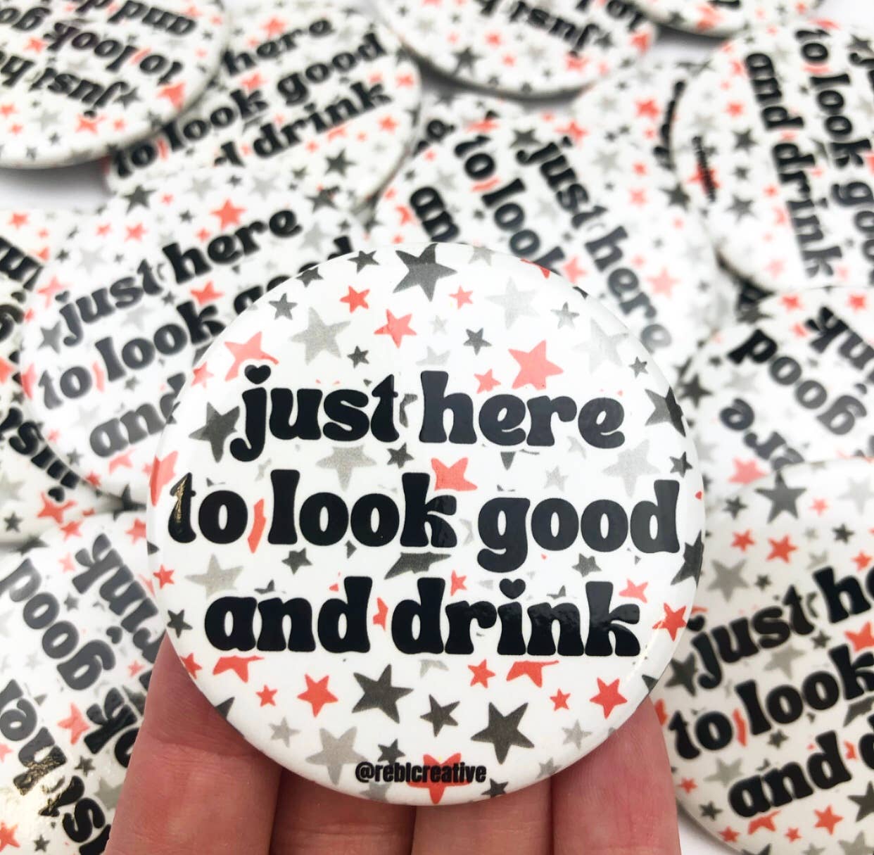 GAME DAY BUTTON - Look Good & Drink RED/BLACK STARS