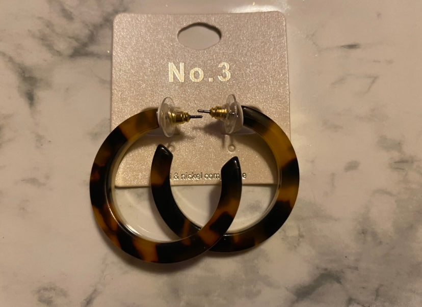 Medium Tortoise Hoop Earrings